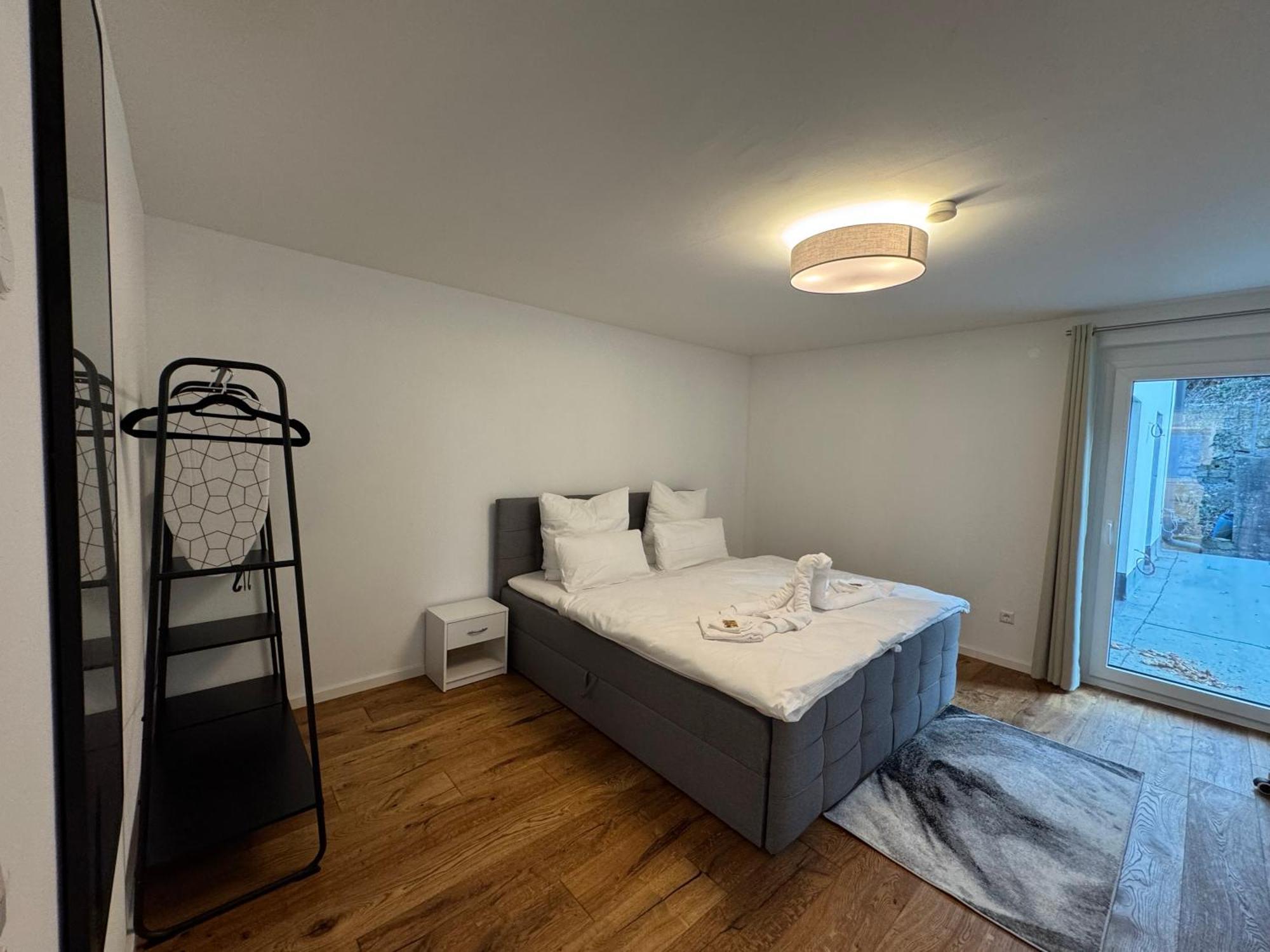 Prestige Apartments - Urban Lofts รอยท์ลิงเงน ภายนอก รูปภาพ