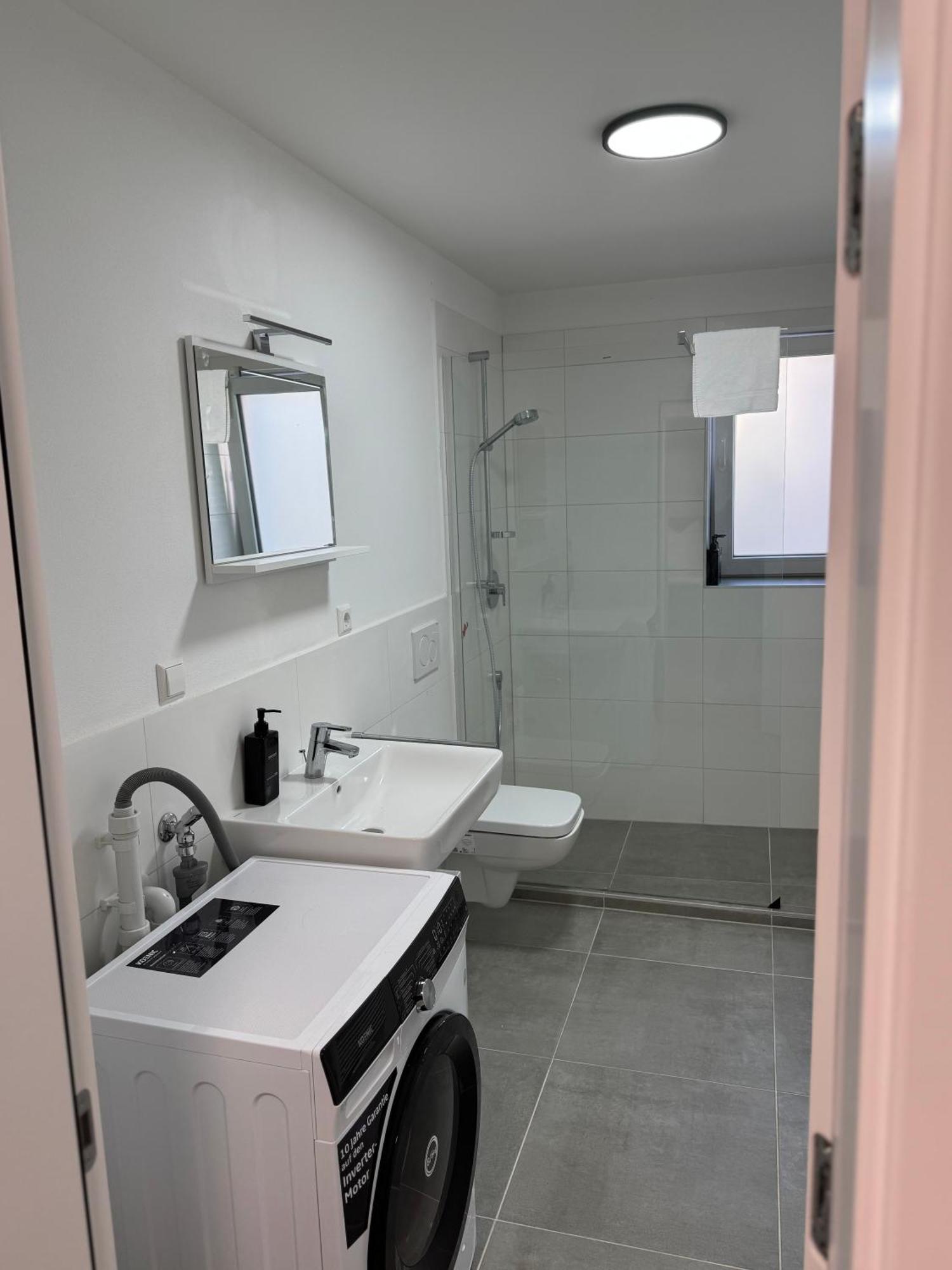 Prestige Apartments - Urban Lofts รอยท์ลิงเงน ภายนอก รูปภาพ