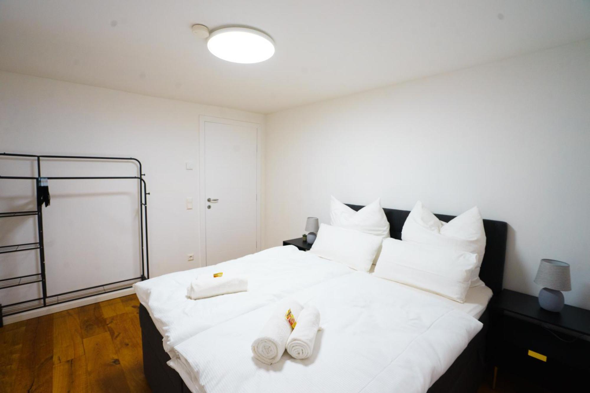Prestige Apartments - Urban Lofts รอยท์ลิงเงน ภายนอก รูปภาพ